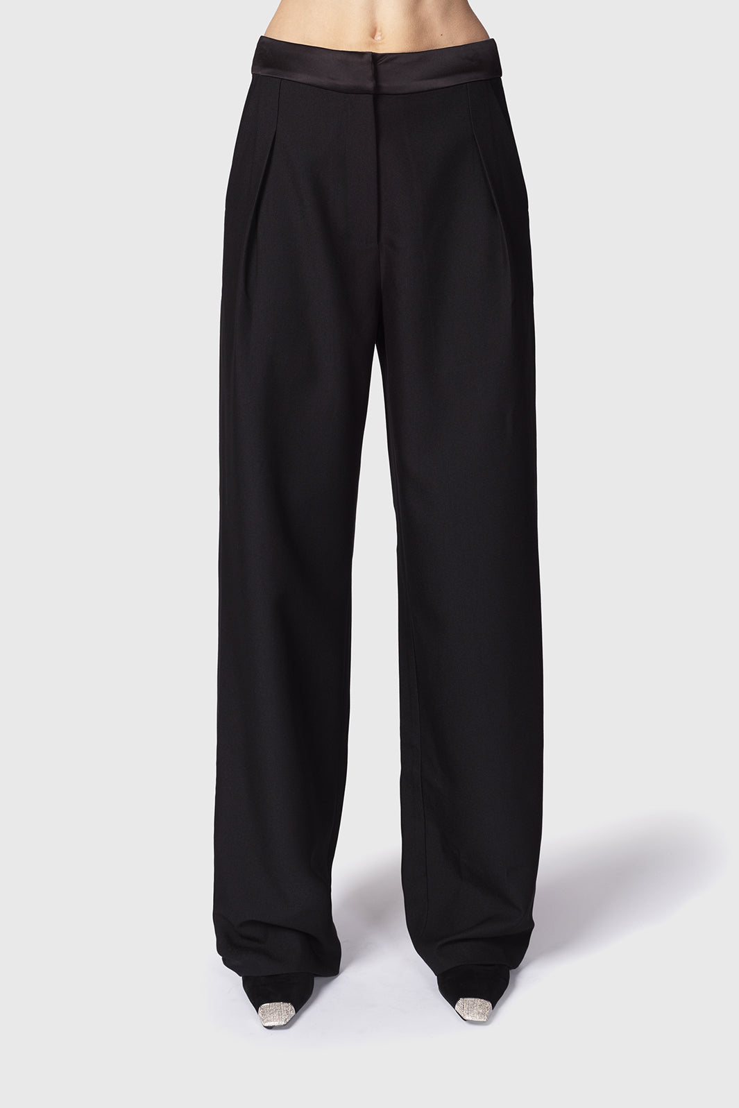 Elvin-pantalone-classico-nero-in-satin-Twentyfourhaitch_1_1.jpg