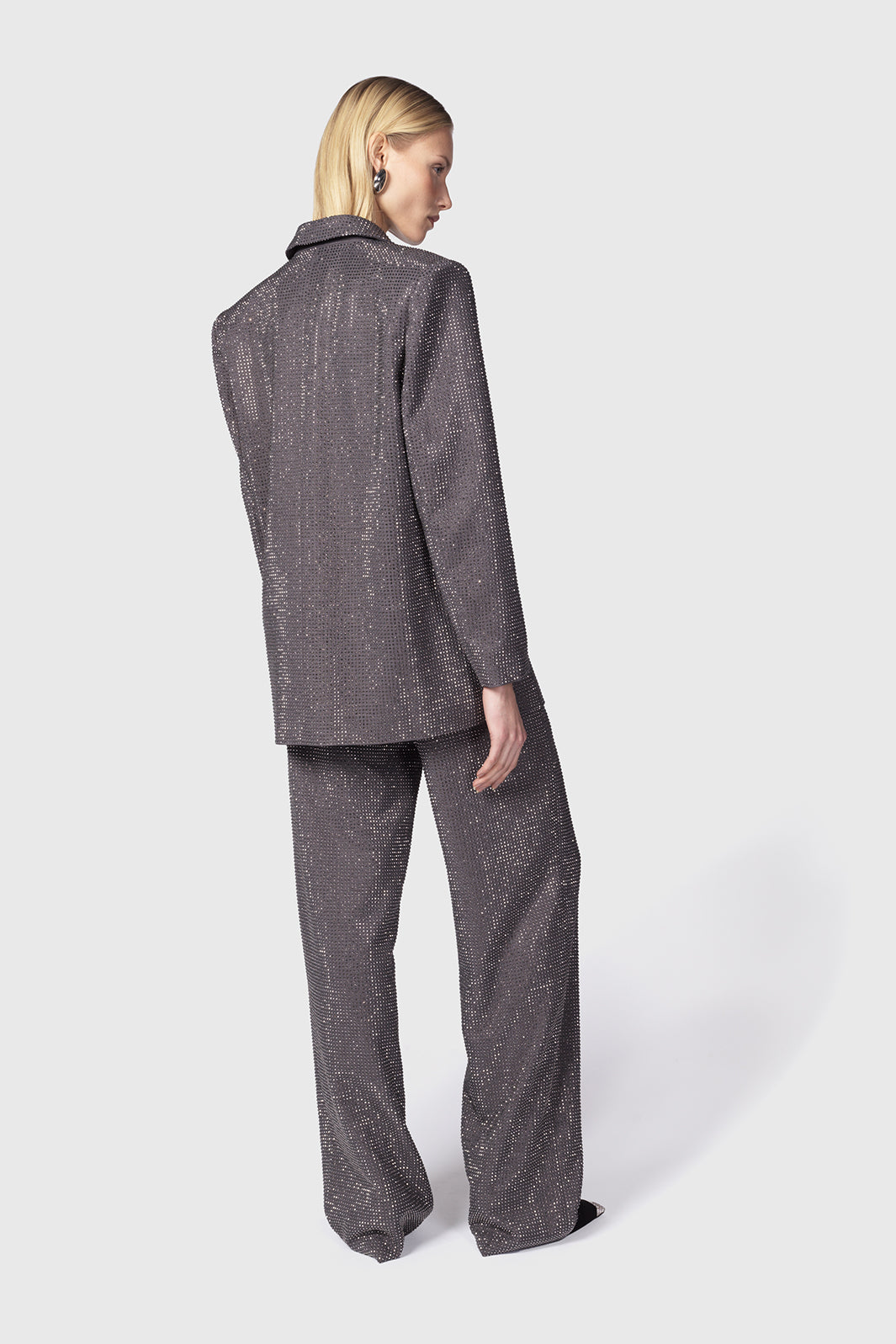 Imarya-giacca-over-doppiopetto-grigio-in-satin-con-strass-Twentyfourhaitch_3_2.jpg