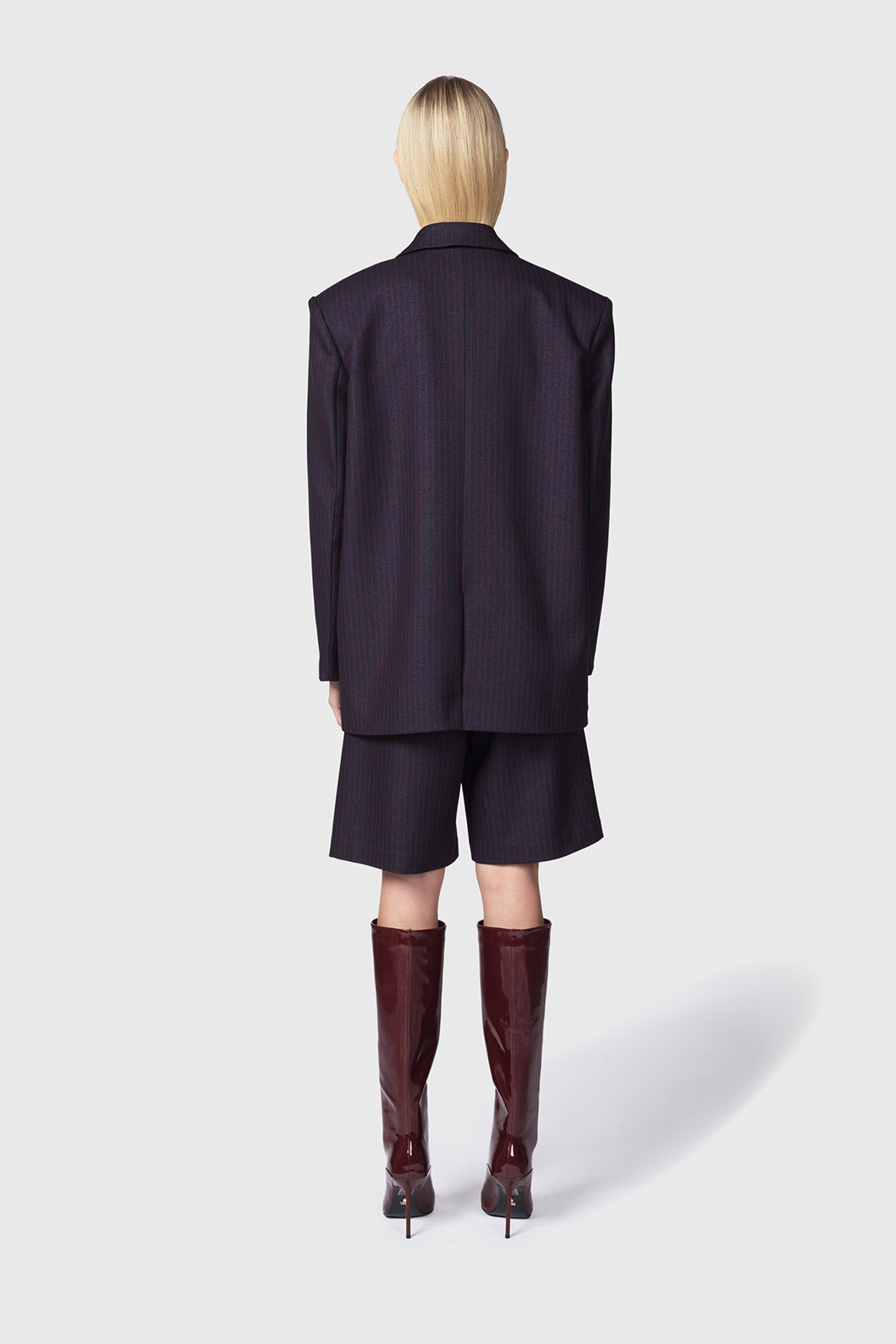 Olviane-gilet-oversize-monopetto-blu-in-gessato-Twentyfourhaitch_1_2.jpg