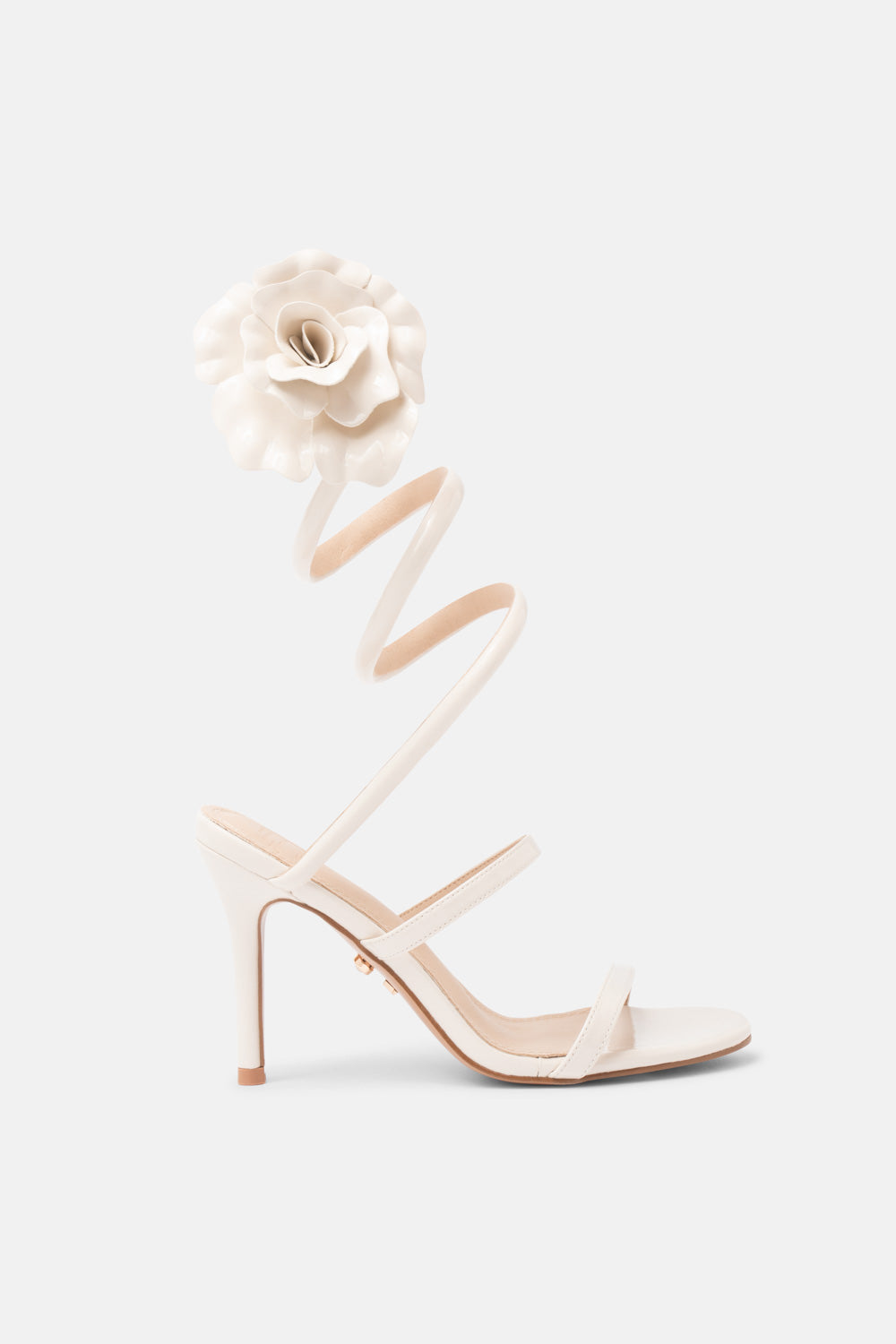 Poniente-crema-sandali-spirale-con-tacco-alto-fiore-spilla-Twentyfourhaitch__1.jpg