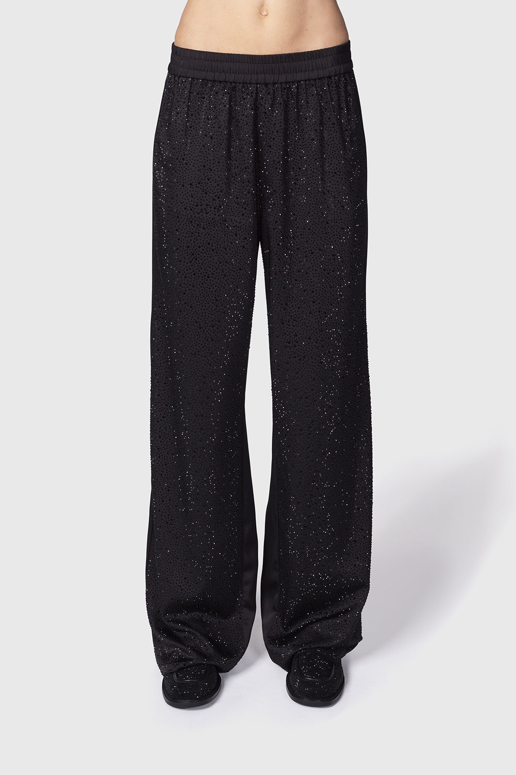 Vortea-pantalone-nero-in-satin-con-strass-Twentyfourhaitch__1.jpg