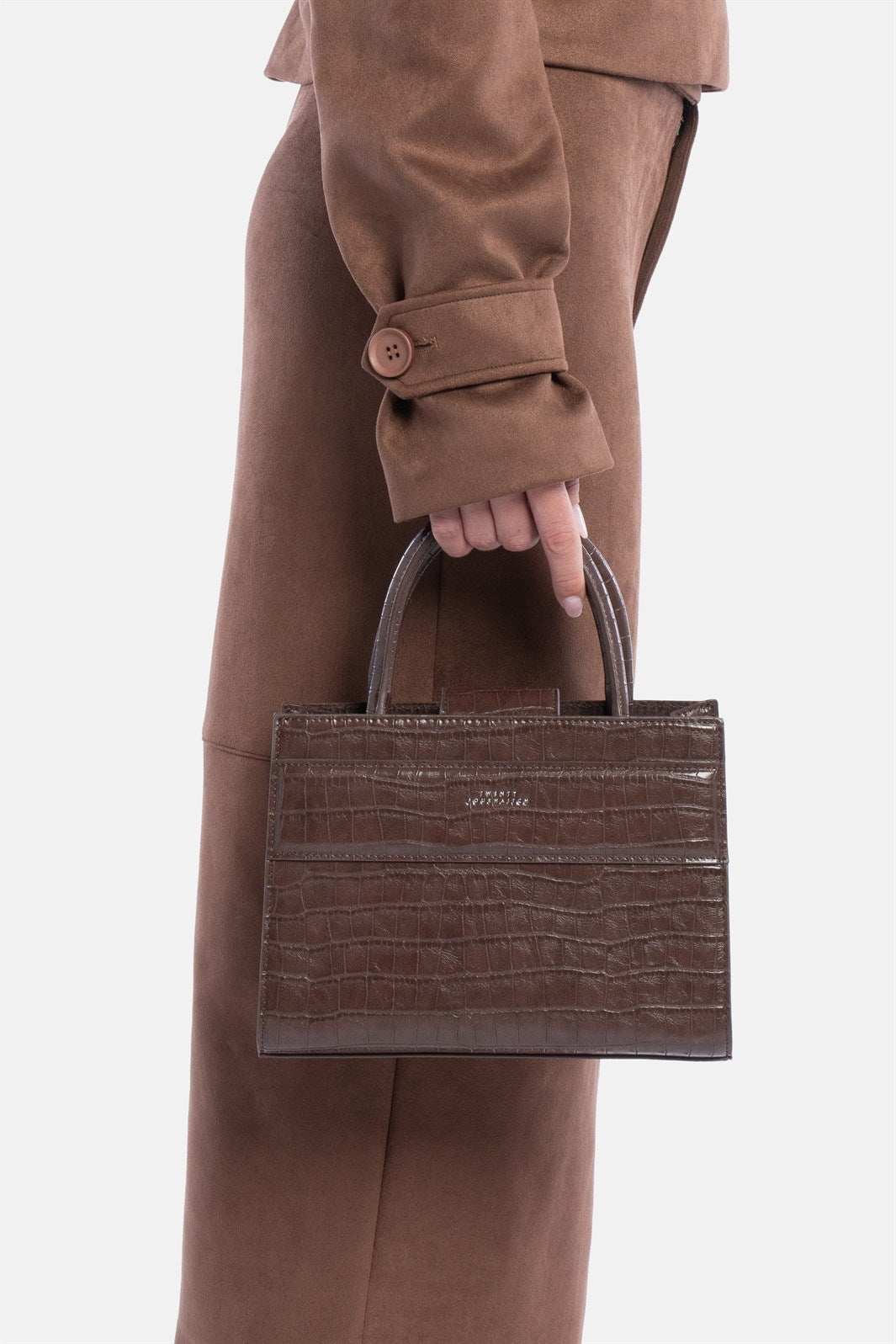 Serane – mini tote bag marrone croco | TWENTYFOURHAITCH – indossata dalla modella