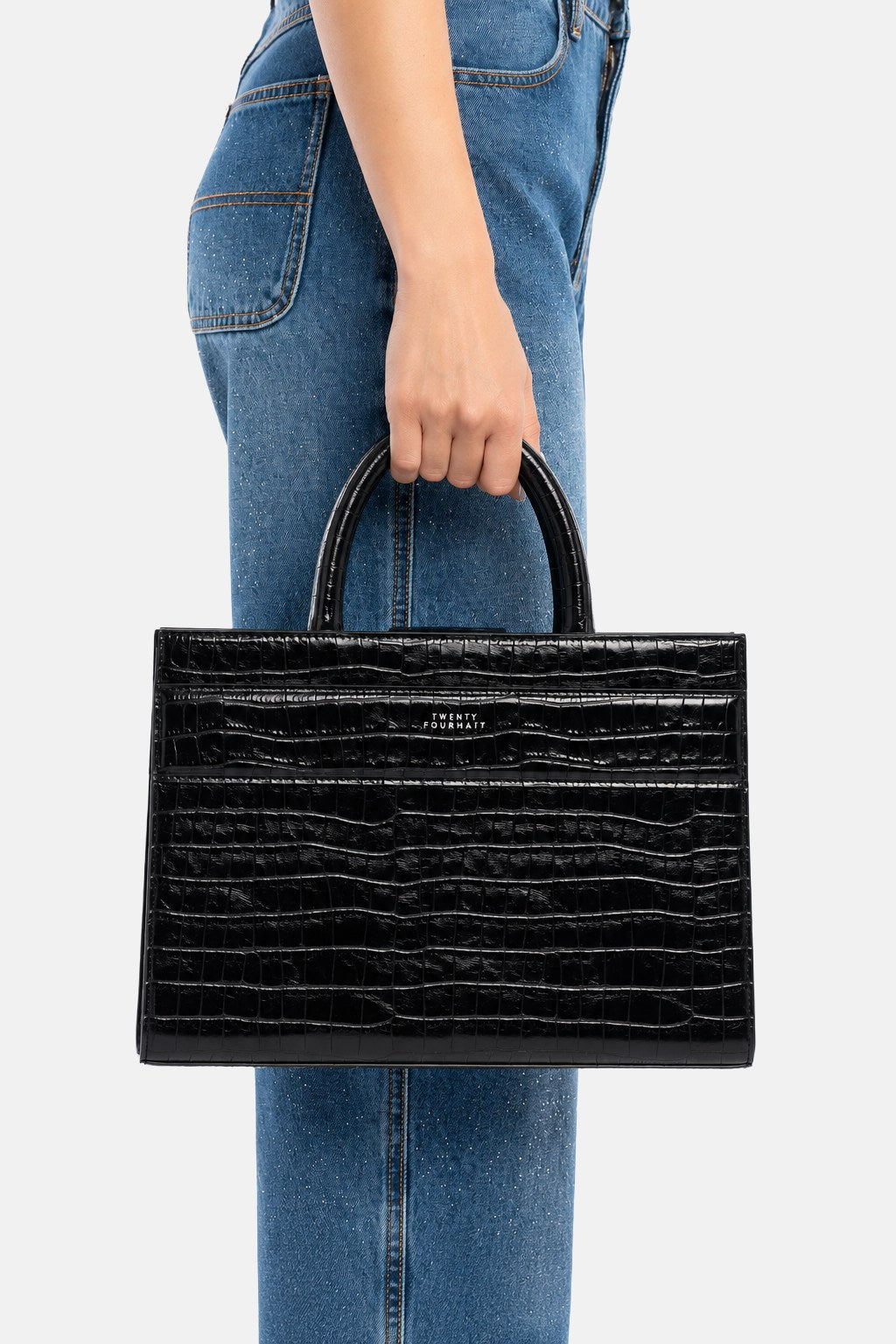 Serane – tote bag nera croco | TWENTYFOURHAITCH – indossata dalla modella